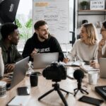 découvrez comment le marketing d'influence peut booster votre business en collaborant efficacement avec des créateurs de contenu. stratégies, conseils et bonnes pratiques pour réussir vos partenariats.